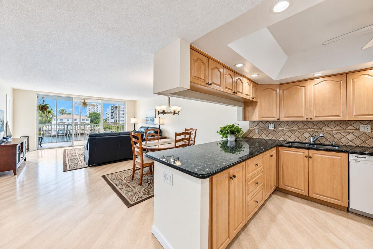 3180 NE 48th Court, Unit 309, Lighthouse Point, FL 33064 Photo
