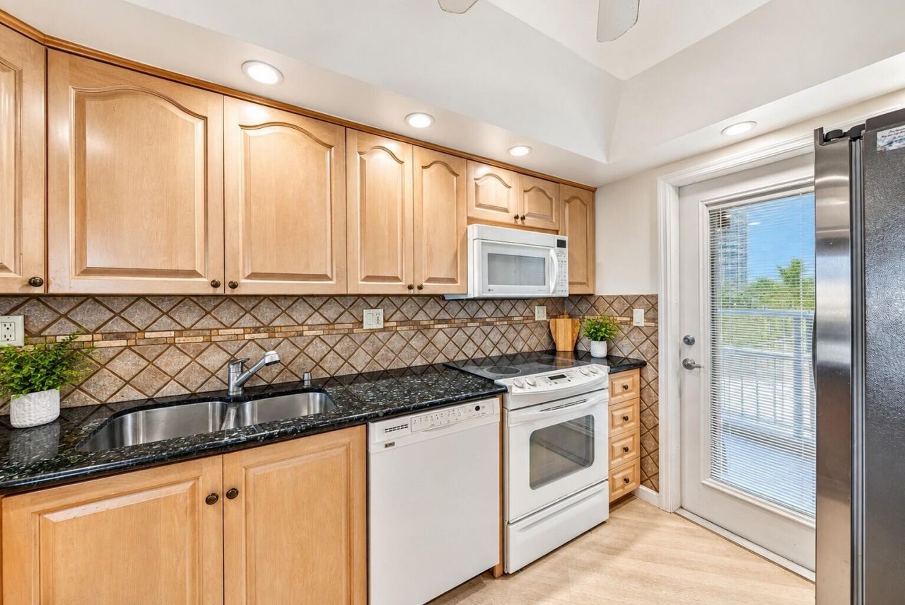 3180 NE 48th Court, Unit 309, Lighthouse Point, FL 33064 Photo