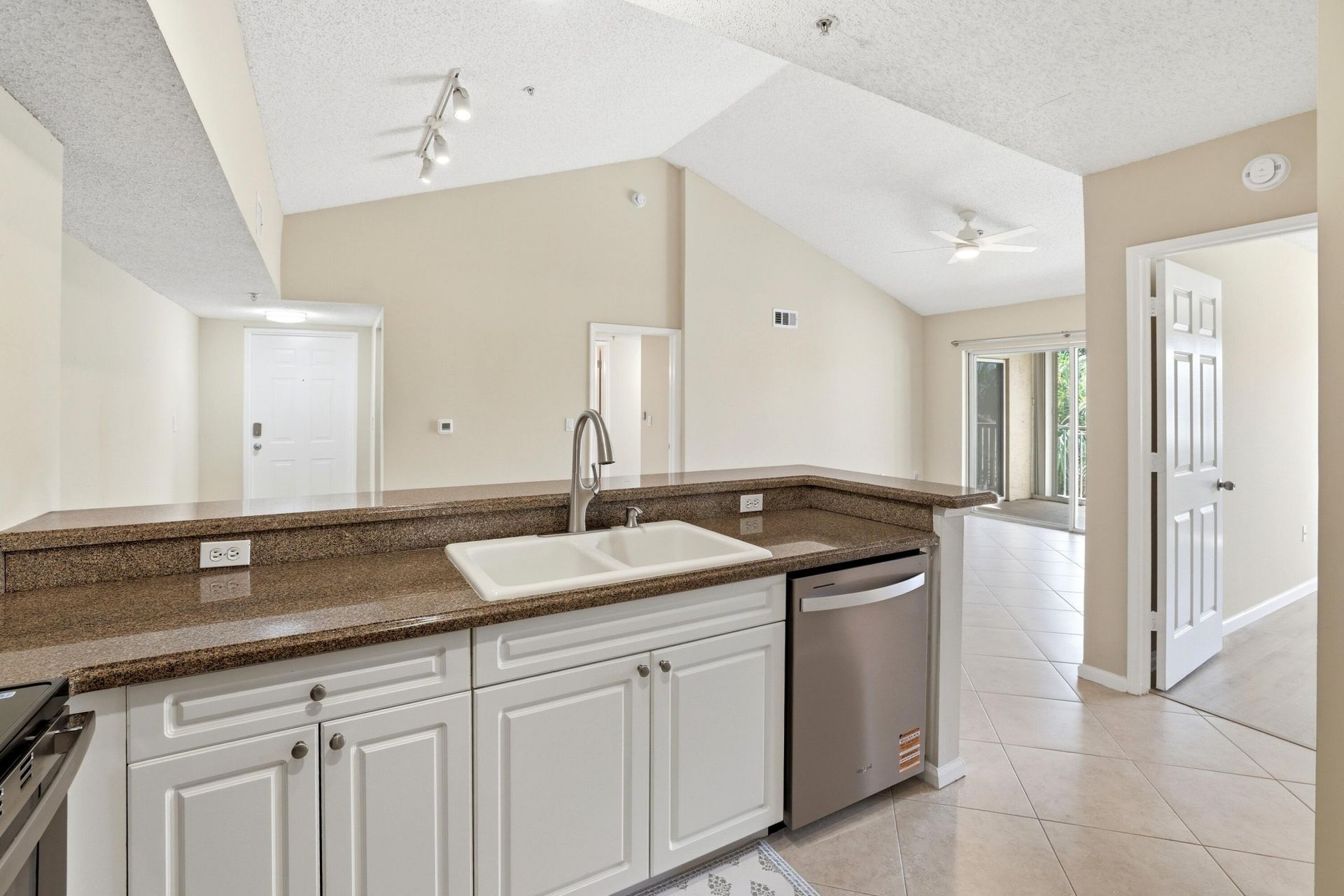 278 Village Boulevard, Unit 8306, Tequesta, FL 33469 Photo