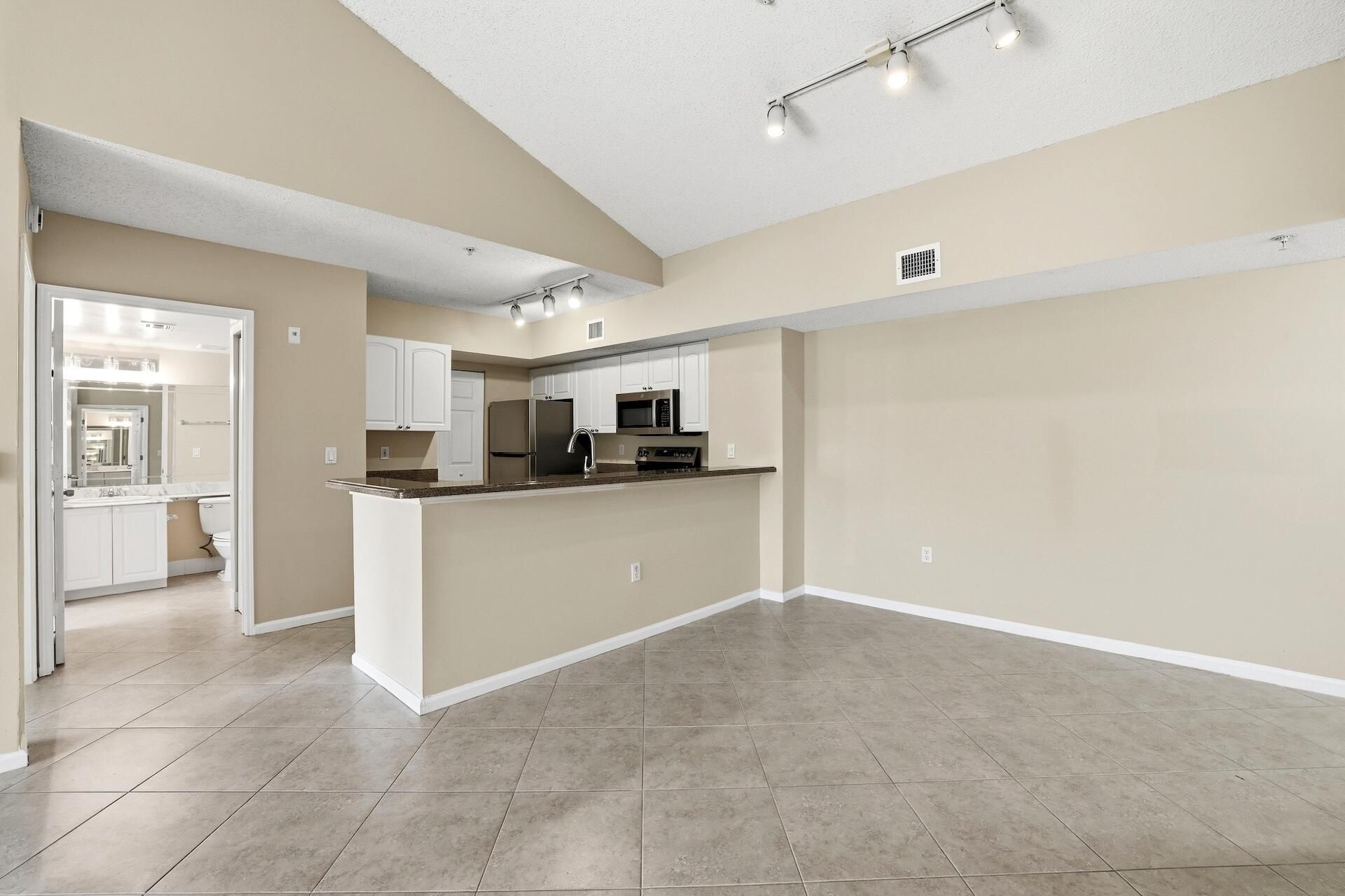 278 Village Boulevard, Unit 8306, Tequesta, FL 33469 Photo