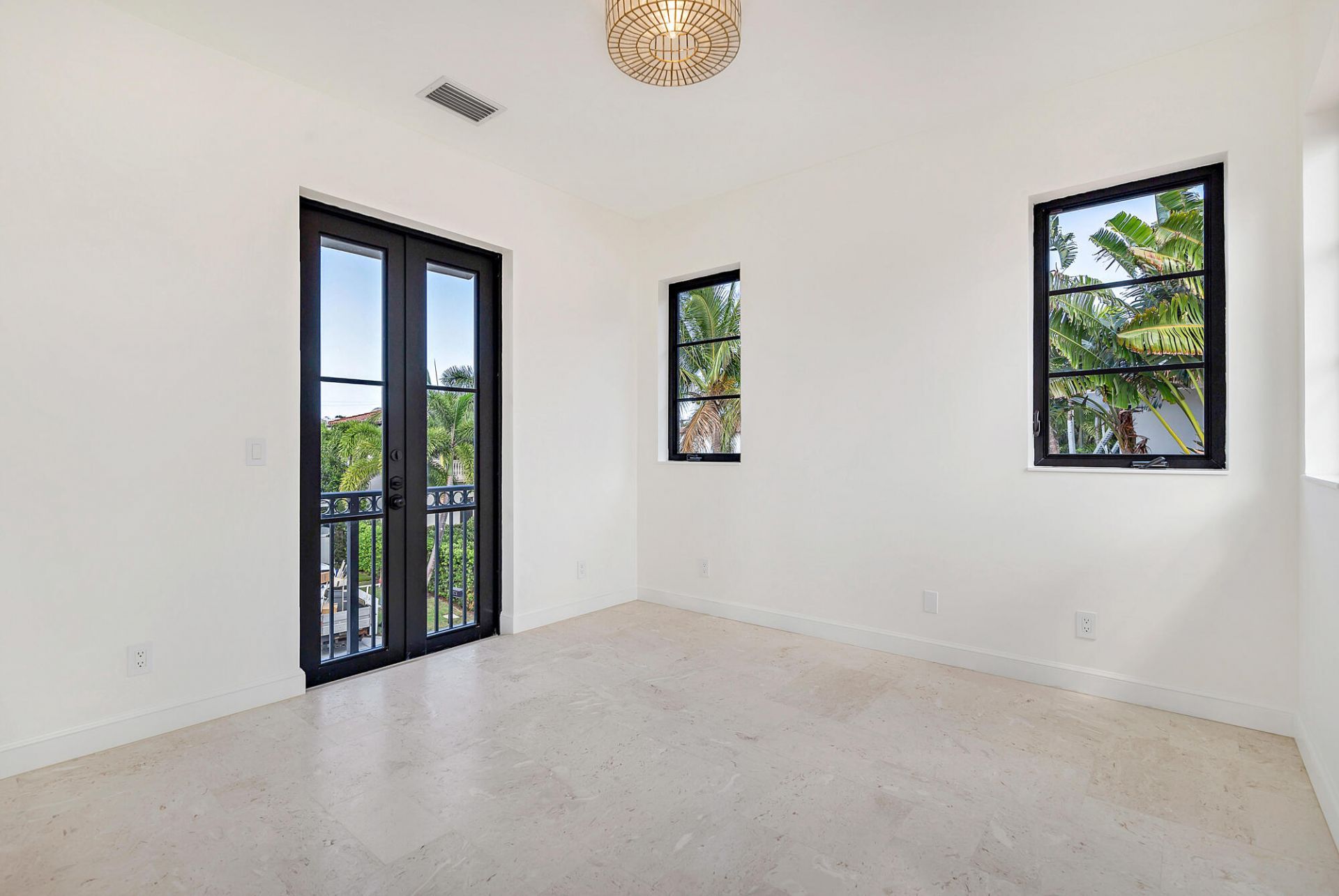 270 Palmetto Lane, West Palm Beach, FL 33405 Photo