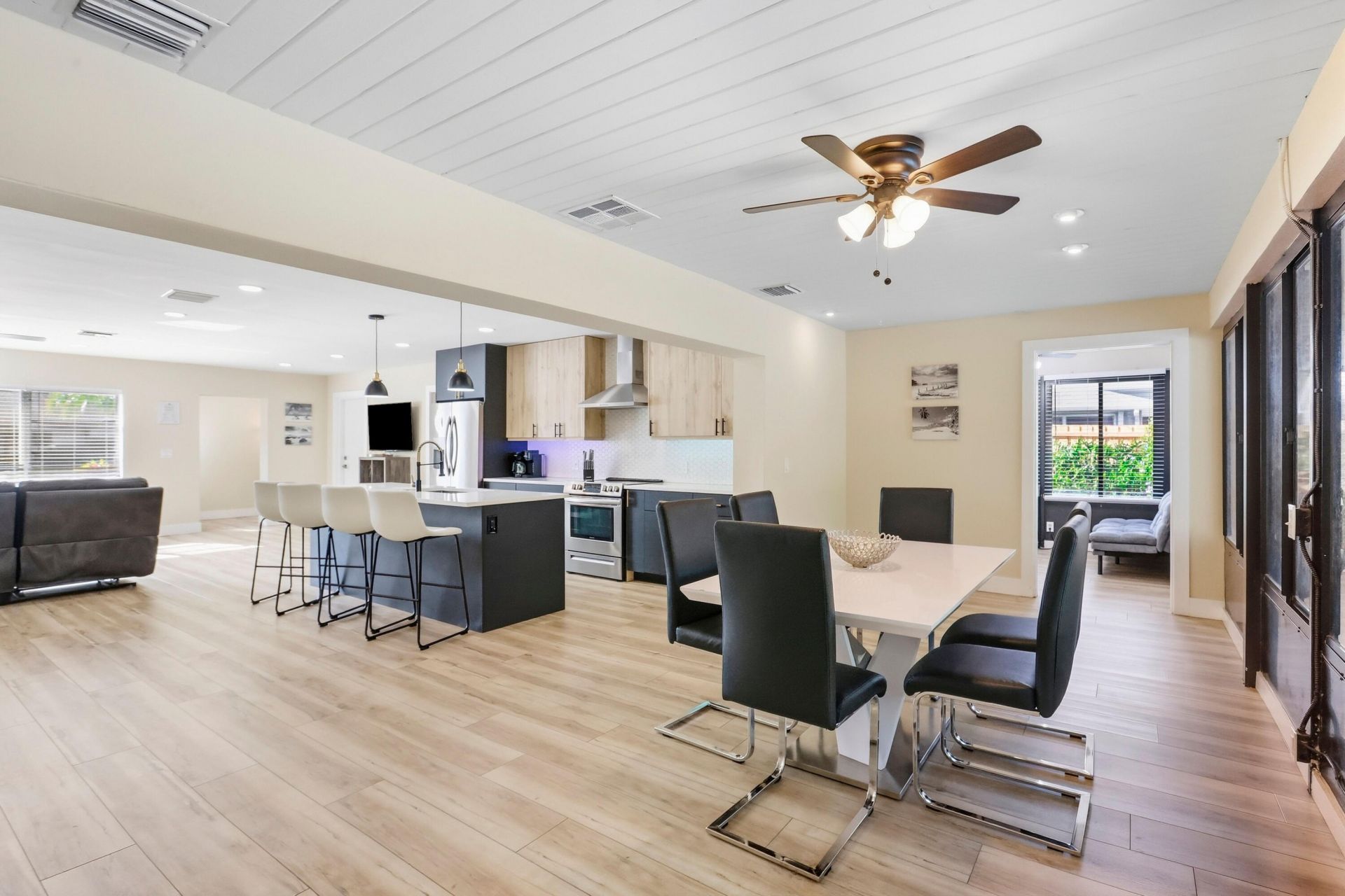 Hash Docks 6880 Kingston Drive, Lake Worth, FL 33462 | MLS ID B26081836 - The ...