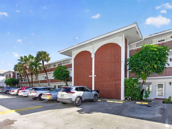 39th St NE 39 Street, Lighthouse Point, FL 33064
