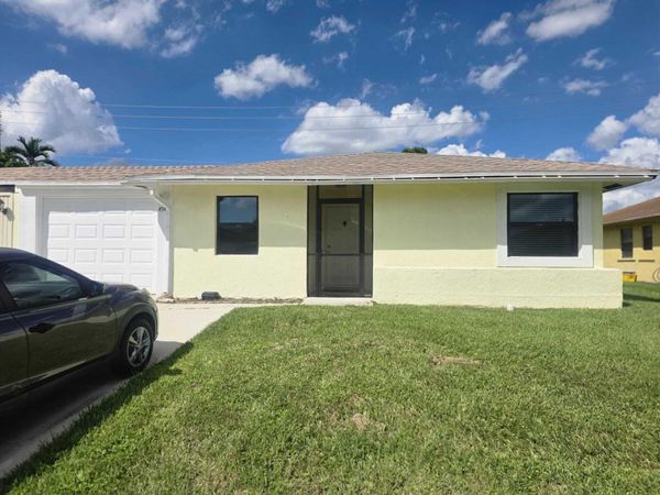 4941 Luqui Court, West Palm Beach, FL 33415