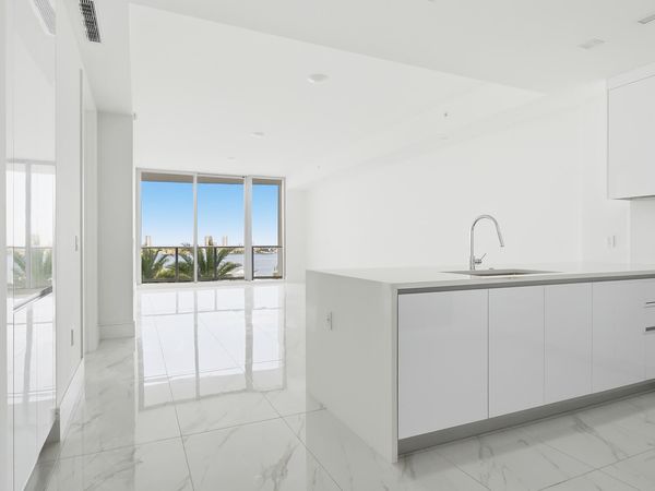 220 Lake Shore Drive, Unit 804, Lake Park, FL 33403