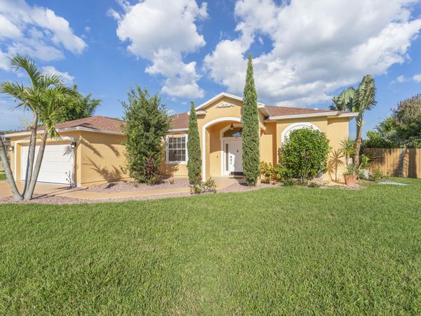 103 NW Aileen Street, Port St. Lucie, FL 34983