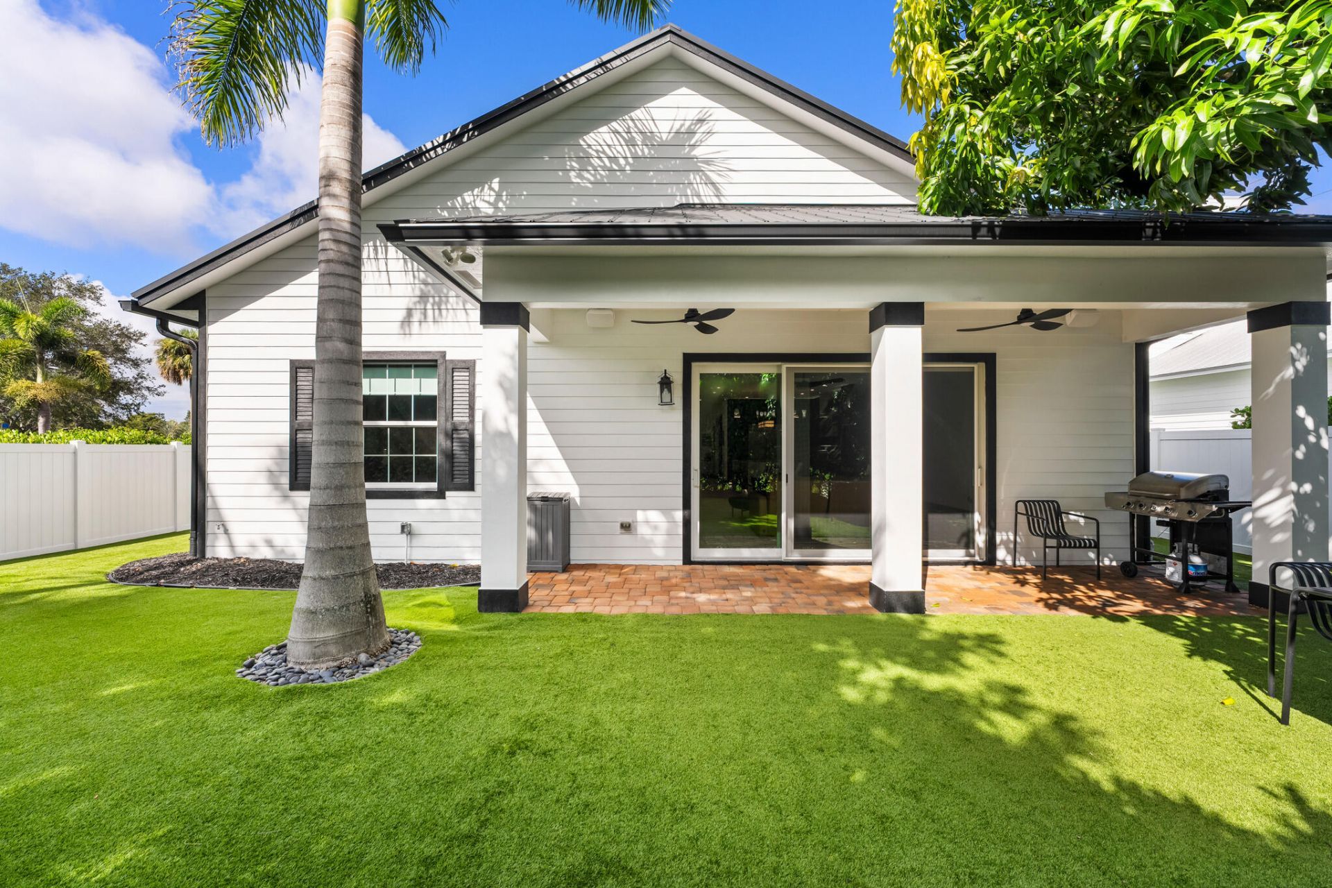405 SE Coconut Avenue, Stuart, FL 34996 Photo