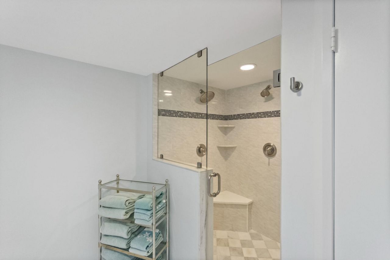 115 Lakeshore Drive, Unit 549, North Palm Beach, FL 33408 Photo