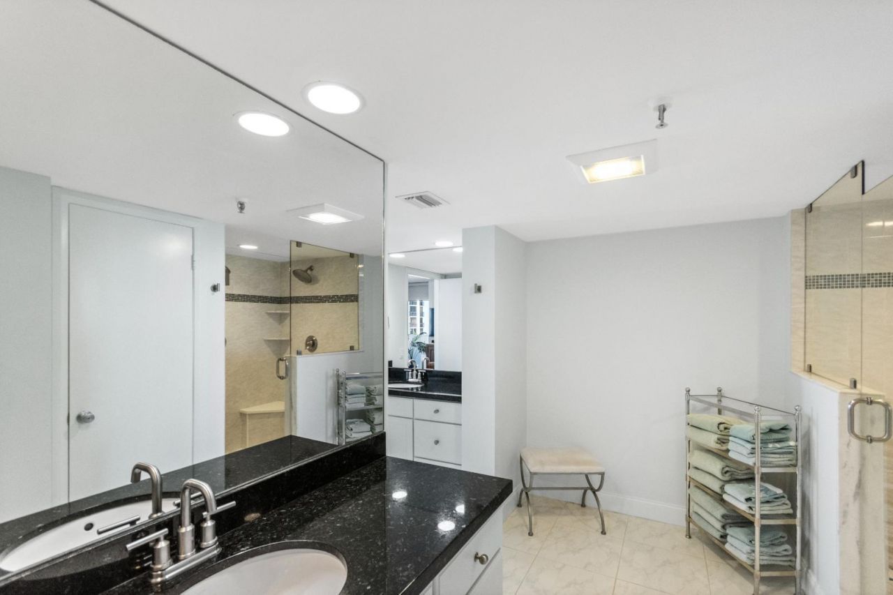 115 Lakeshore Drive, Unit 549, North Palm Beach, FL 33408 Photo