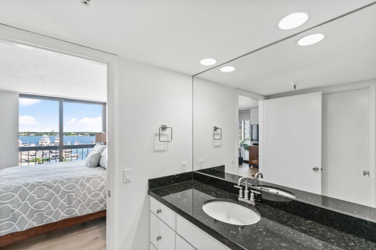 115 Lakeshore Drive, Unit 549, North Palm Beach, FL 33408 Photo