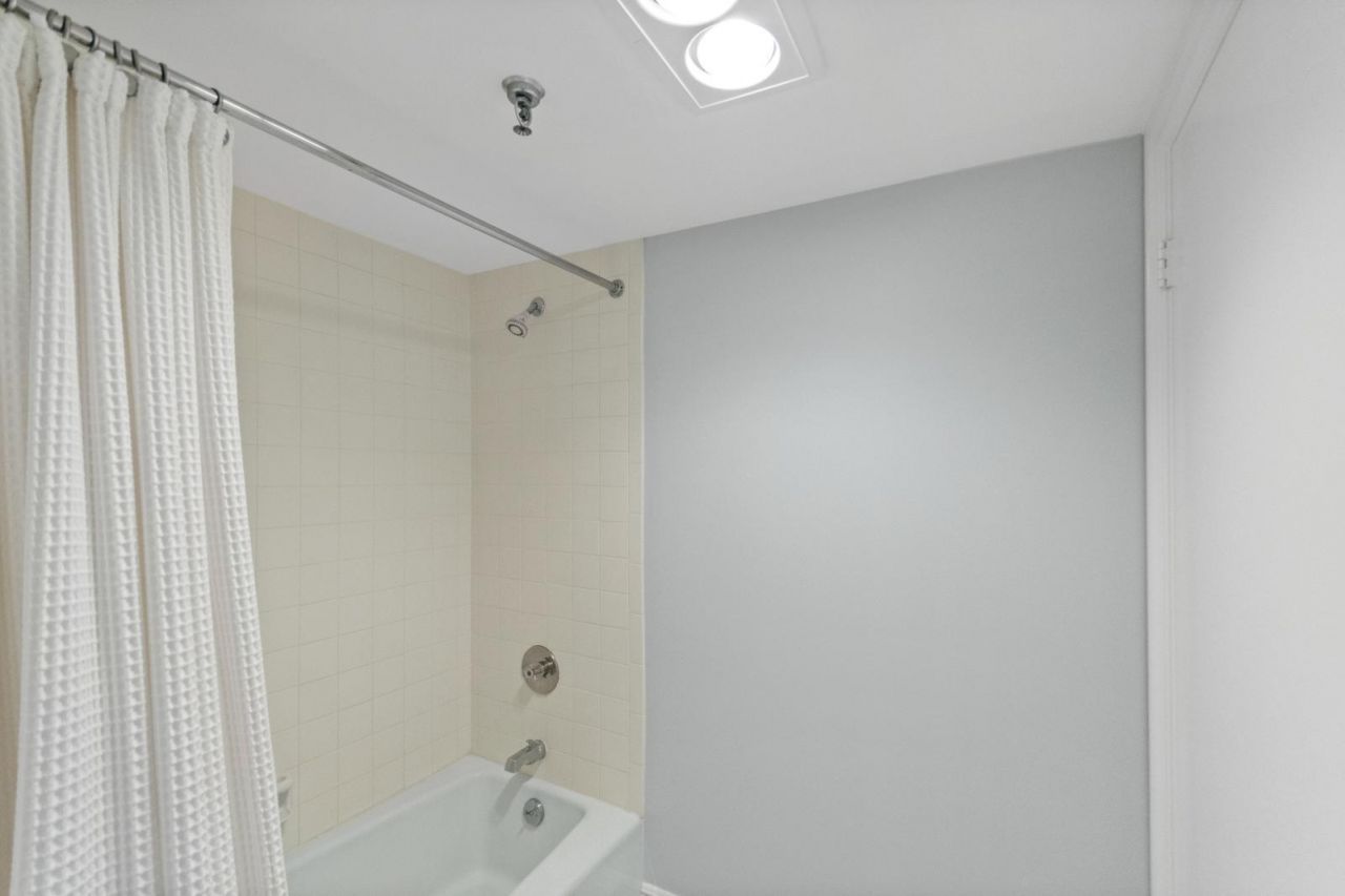 115 Lakeshore Drive, Unit 549, North Palm Beach, FL 33408 Photo
