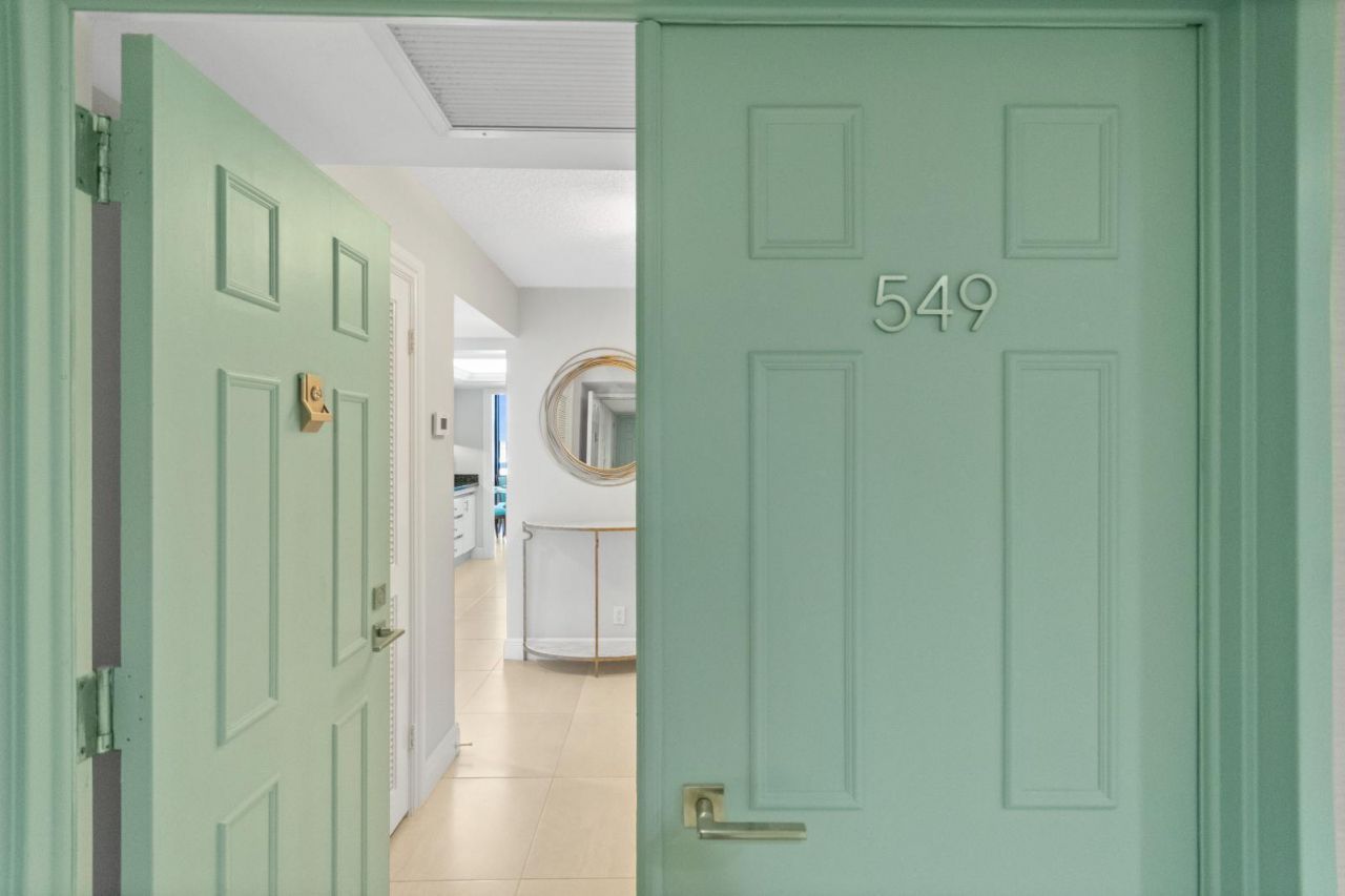 115 Lakeshore Drive, Unit 549, North Palm Beach, FL 33408 Photo