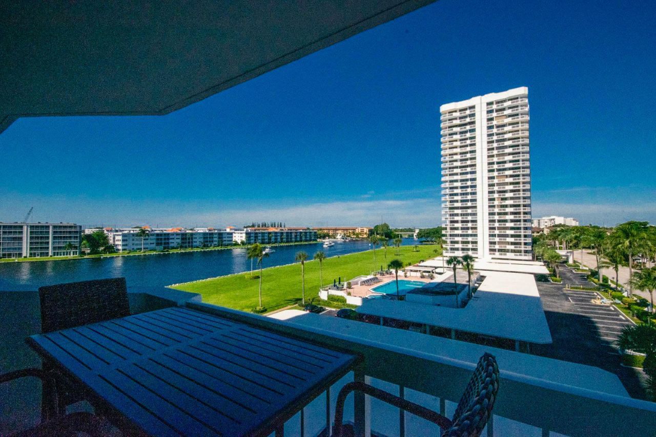 115 Lakeshore Drive, Unit 549, North Palm Beach, FL 33408 Photo
