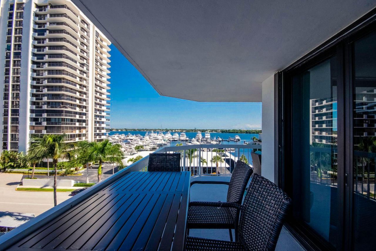 115 Lakeshore Drive, Unit 549, North Palm Beach, FL 33408 Photo