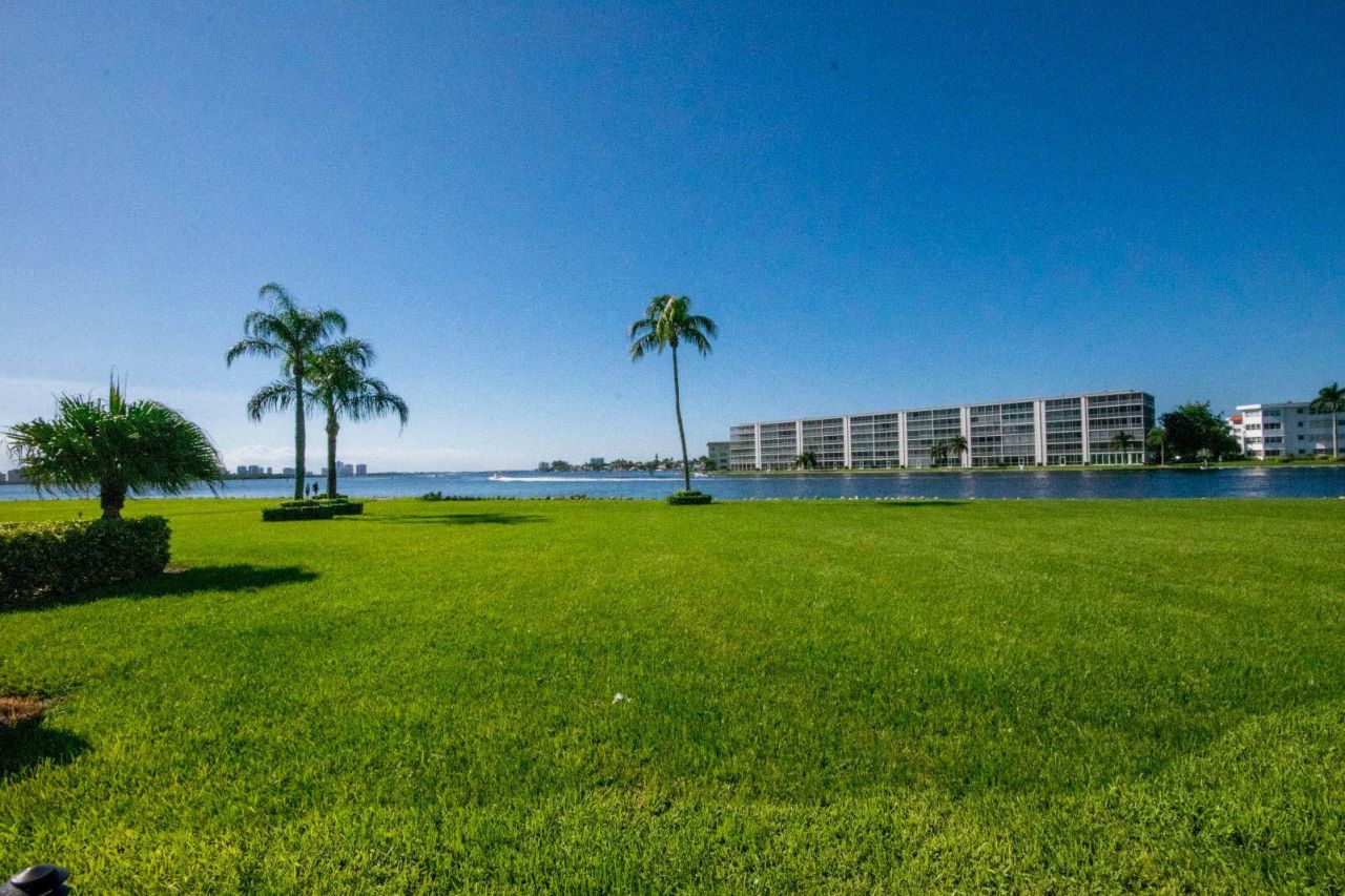 115 Lakeshore Drive, Unit 549, North Palm Beach, FL 33408 Photo