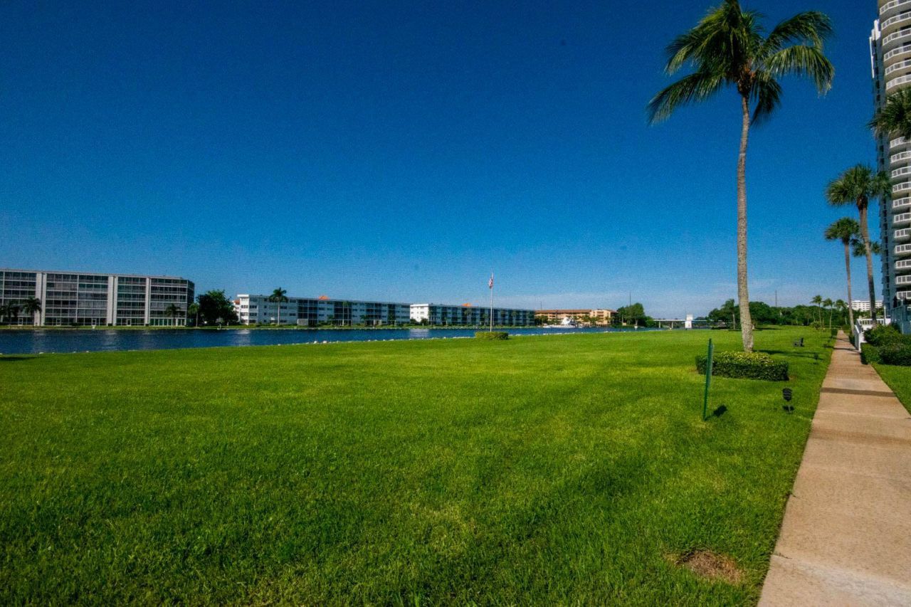 115 Lakeshore Drive, Unit 549, North Palm Beach, FL 33408 Photo