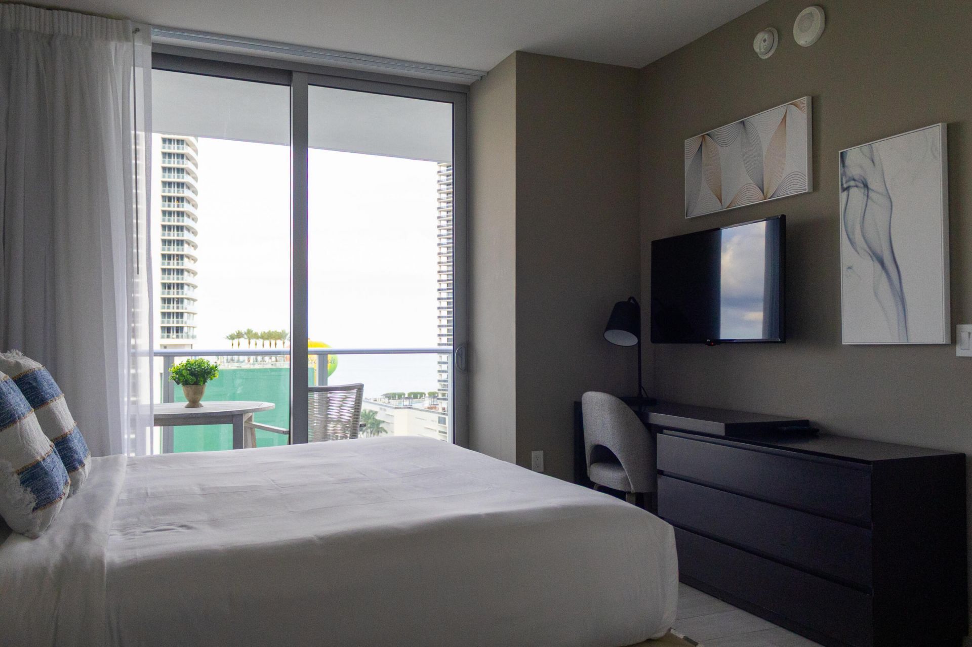 4010 S Ocean Drive, Unit R1007, Hollywood, FL 33019 Photo