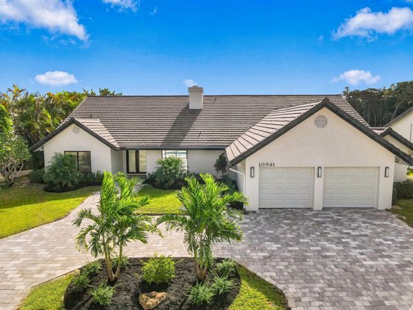 10941 BOCA WOODS Lane, Boca Raton, FL 33428