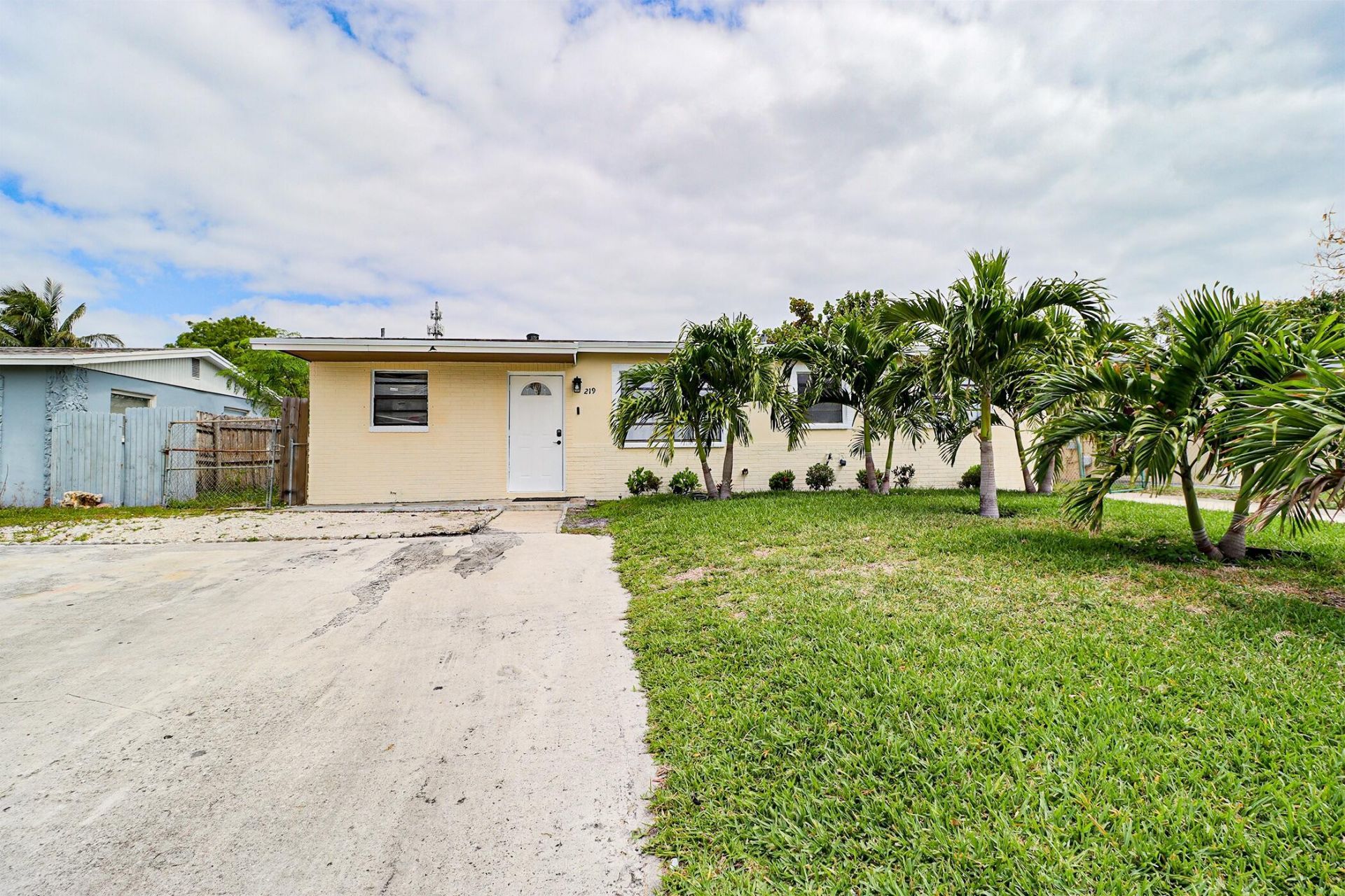 219 NE 6th Avenue, Boynton Beach, FL 33435 Photo