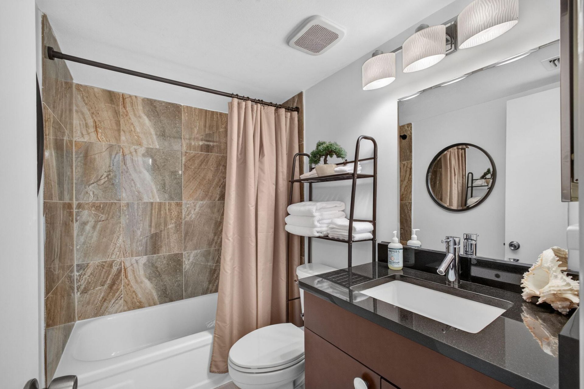 4200 N Ocean Drive, Unit 1-905, Riviera Beach, FL 33404 Photo