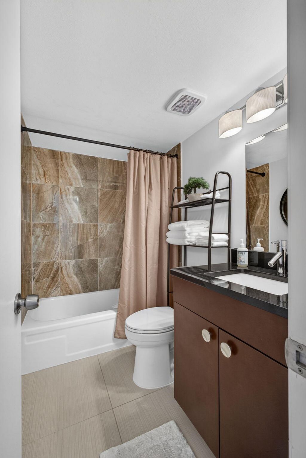 4200 N Ocean Drive, Unit 1-905, Riviera Beach, FL 33404 Photo