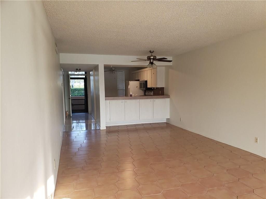 6010 Coral Lake Drive, Unit 110, Margate, FL 33063 Photo