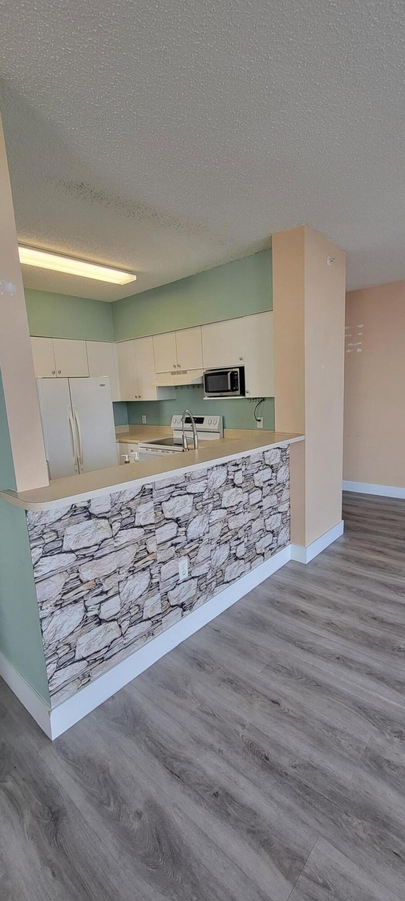 5099 NW 7th Street, Unit 902, Miami, FL 33126 Photo