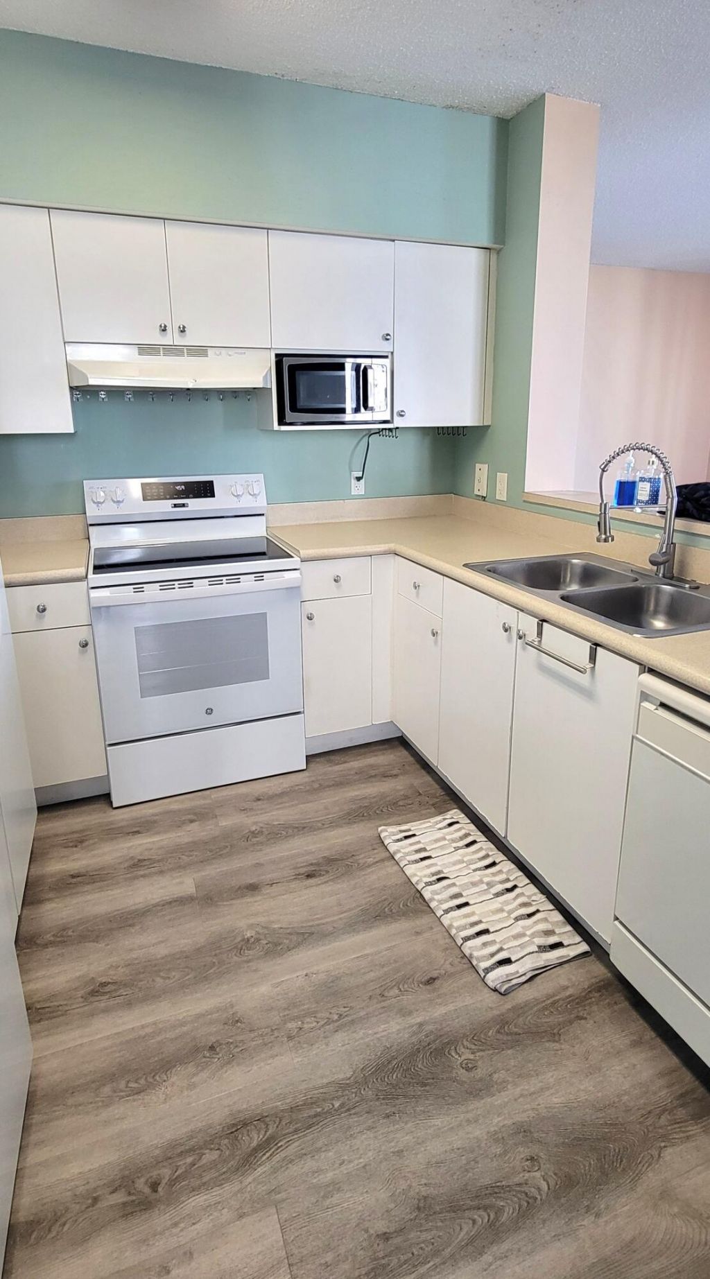 5099 NW 7th Street, Unit 902, Miami, FL 33126 Photo