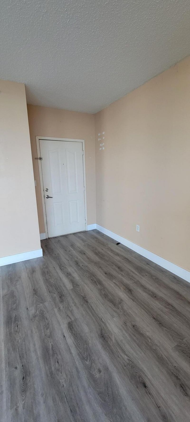 5099 NW 7th Street, Unit 902, Miami, FL 33126 Photo