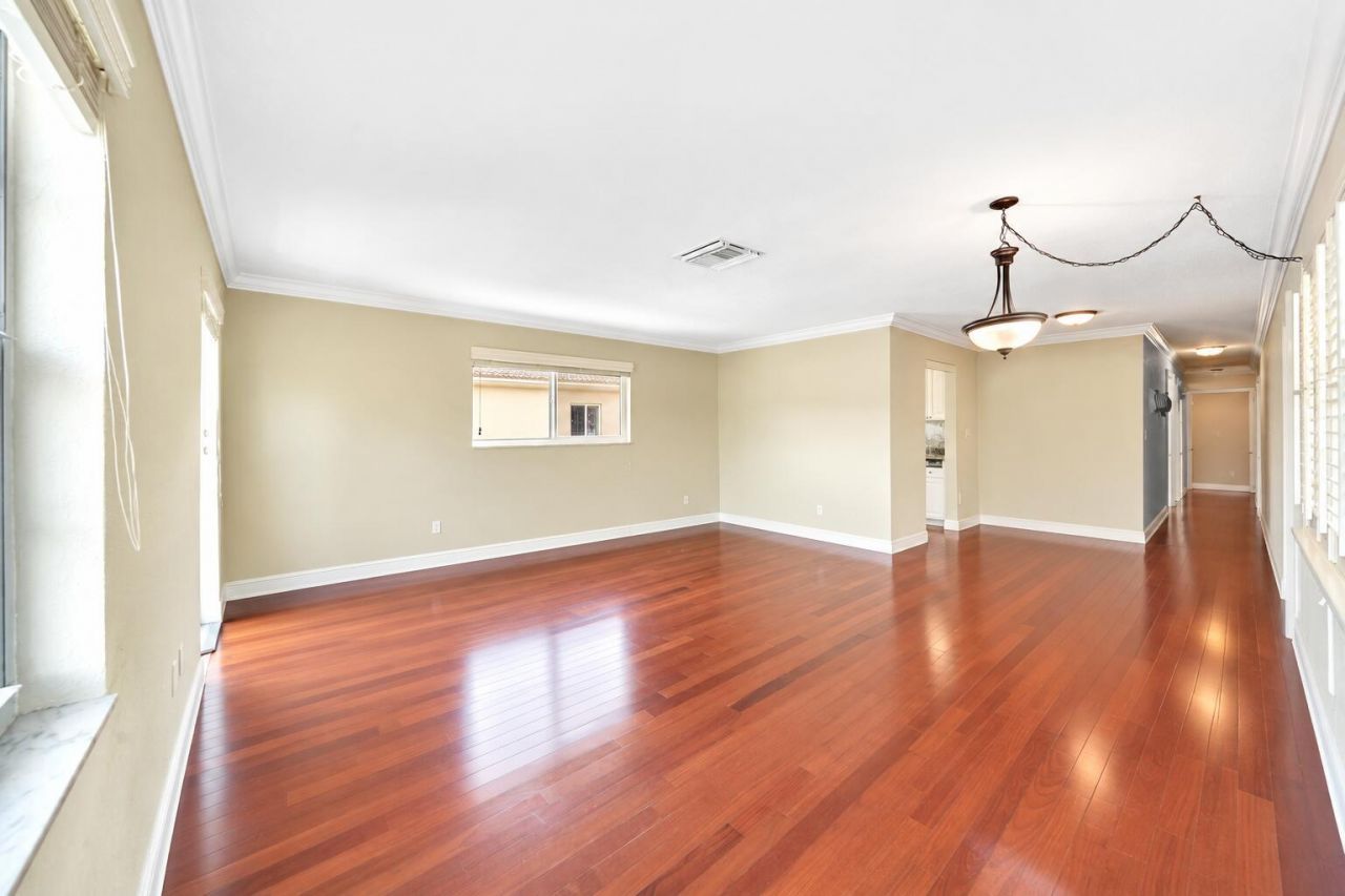 2701 Middle River Drive, Unit 11, Fort Lauderdale, FL 33306 Photo