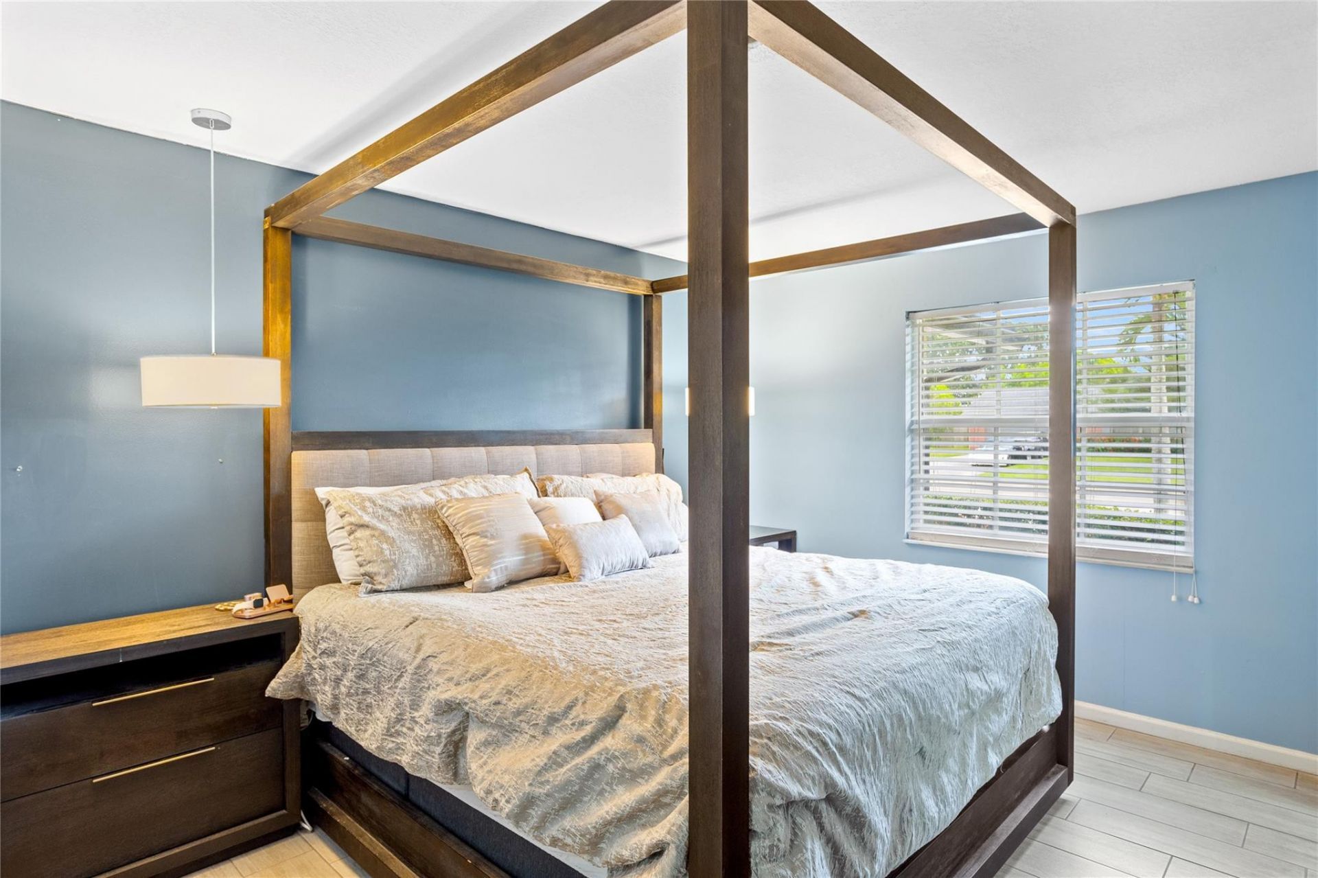 238 Bilbao Street, Royal Palm Beach, FL 33411 Photo