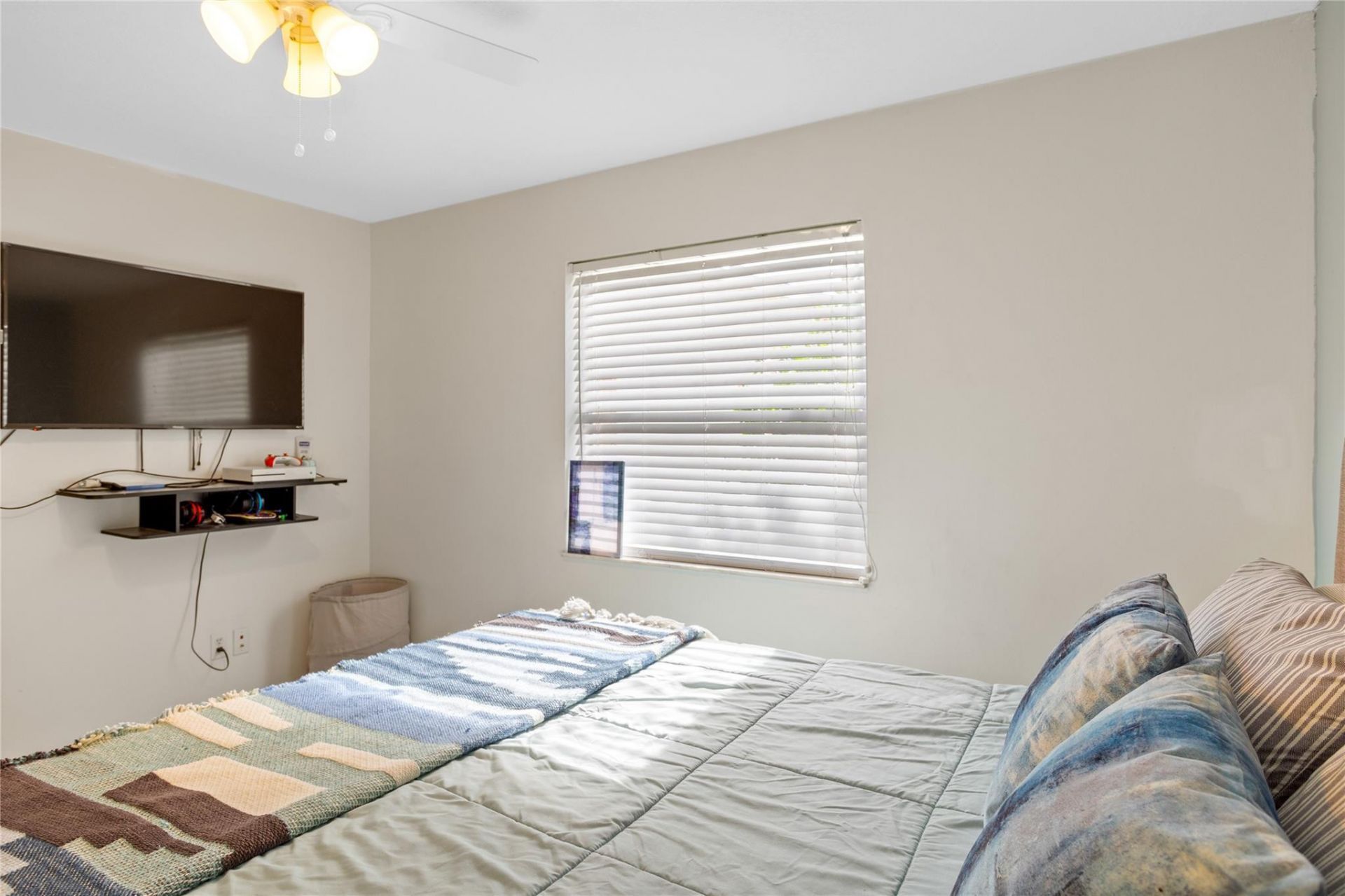 238 Bilbao Street, Royal Palm Beach, FL 33411 Photo