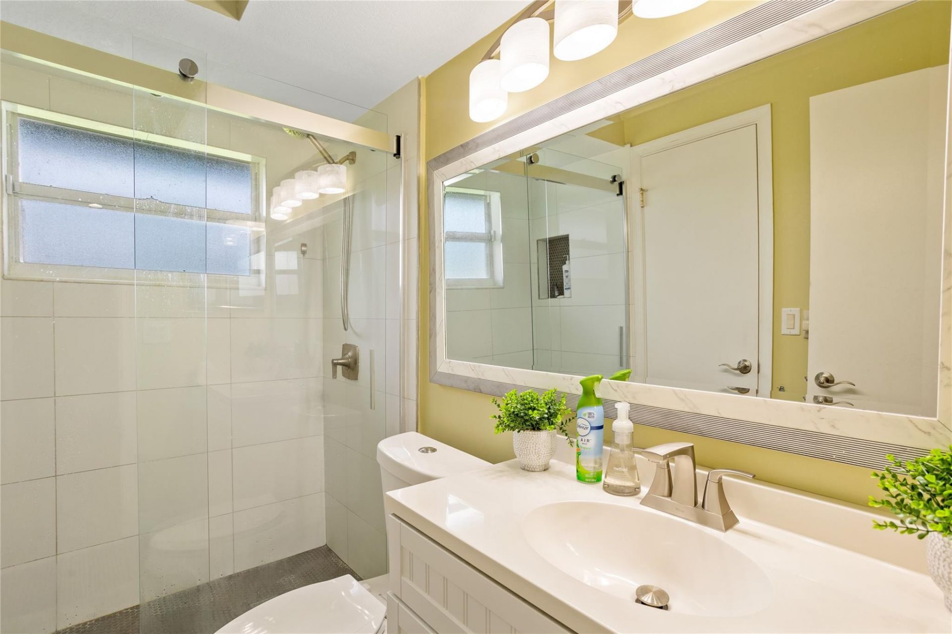 238 Bilbao Street, Royal Palm Beach, FL 33411 Photo