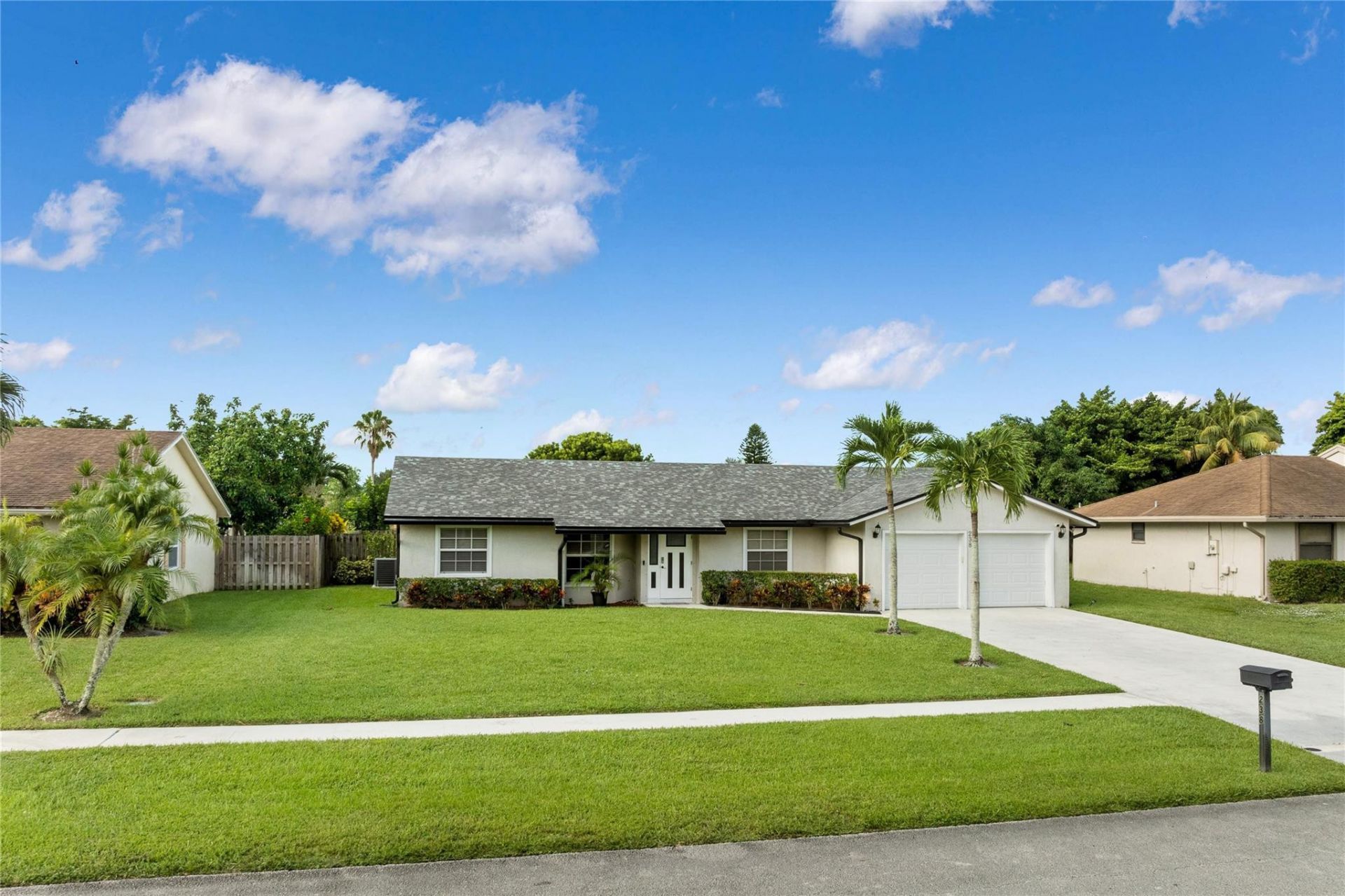 238 Bilbao Street, Royal Palm Beach, FL 33411 Photo