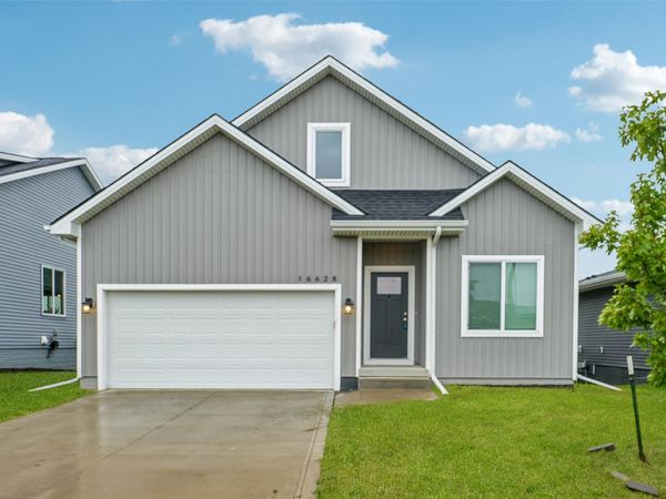 16628 Goodman Drive, Urbandale, IA 50323