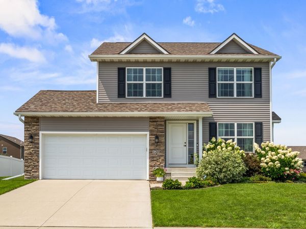 1208 Pleasant Street SE, Bondurant, IA 50035