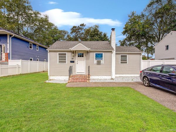 55 Main Avenue, Wheatley Heights, NY 11798