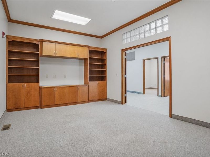 120 W Aurora Road, Northfield, OH 44067 Photo 16