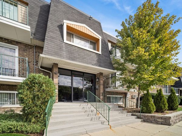 3852 S Parkway Drive , Unit 1E, Northbrook, IL 60062