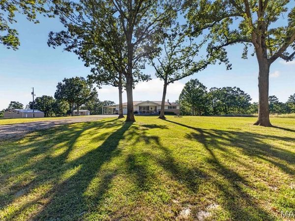 18555 County Road 436, St James, MO 65559