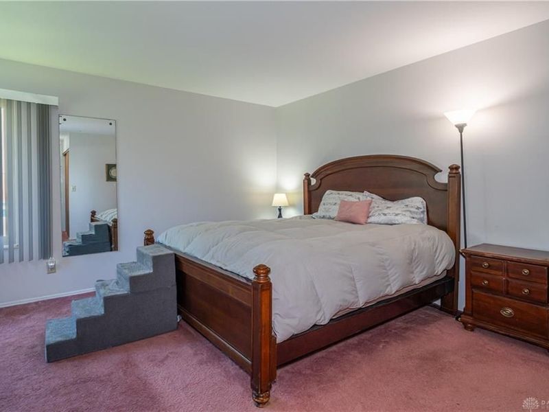 8030 Chipgate Court, Huber Heights, OH 45424 Photo 17