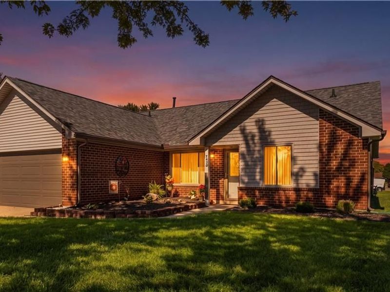 8030 Chipgate Court, Huber Heights, OH 45424 Photo 2