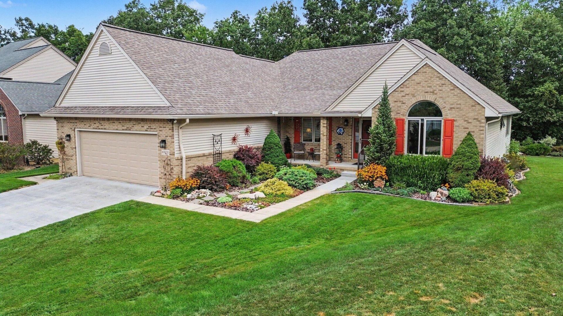 6900 Wellington Drive, Dexter, MI 48130 Main Photo