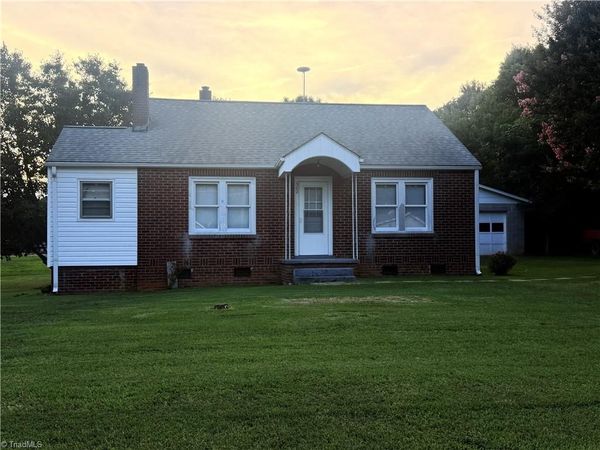 302 N 7th Avenue, Mayodan, NC 27027