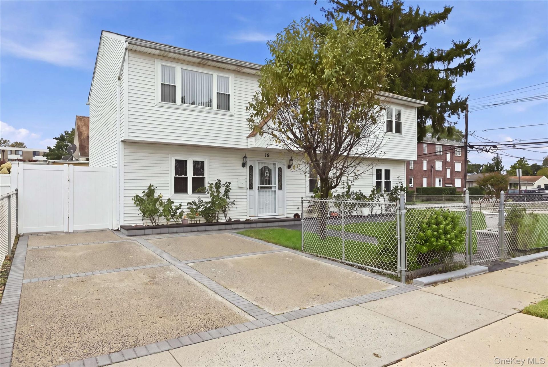 75 Harding Place Freeport, NY 11520