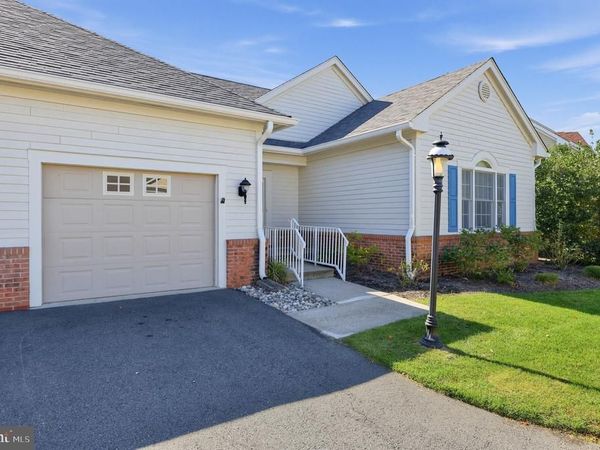 4 HEDGE ROW ROAD, PRINCETON, NJ 08540