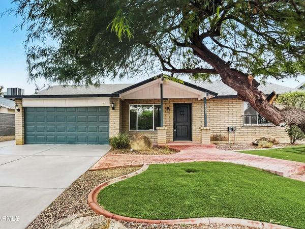 5709 S PALM Drive, Tempe, AZ 85283