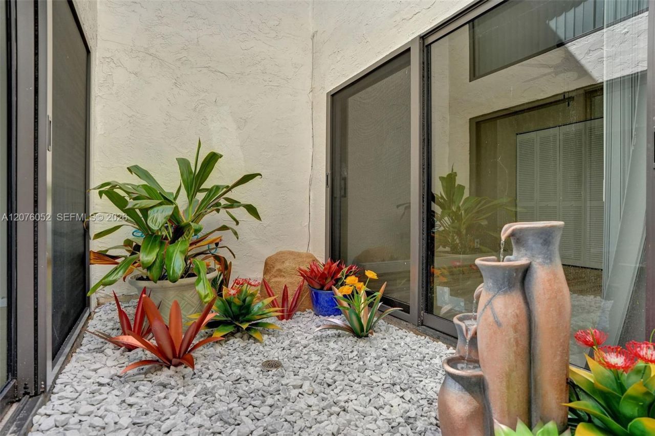 303 SW 28th Av , Unit 303, Delray Beach, FL 33445 Photo