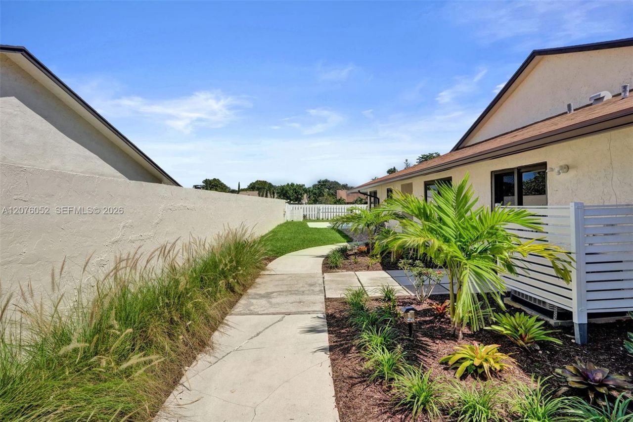 303 SW 28th Av , Unit 303, Delray Beach, FL 33445 Photo