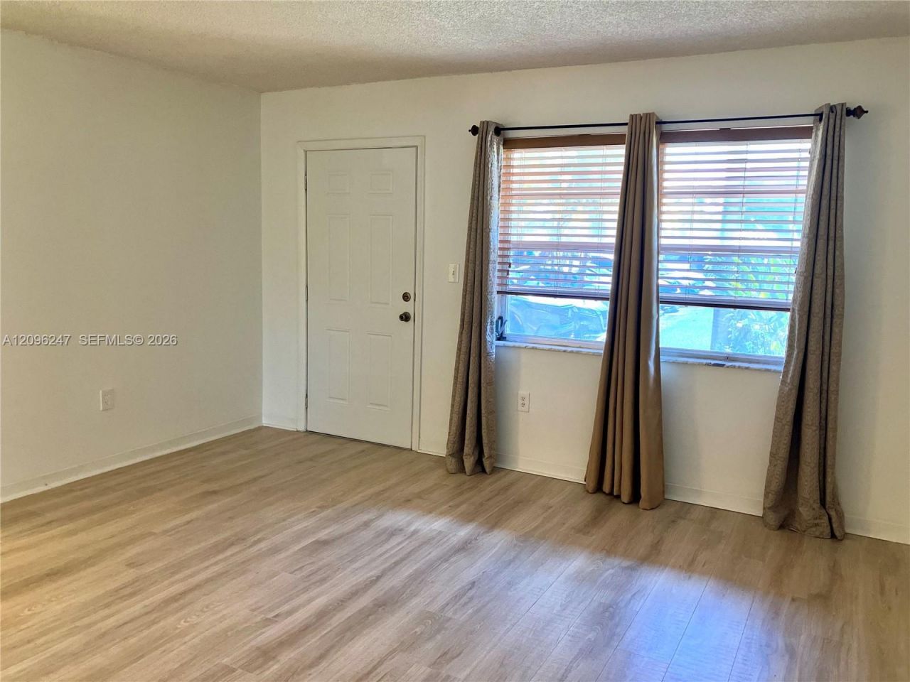 20275 NE 2nd Ave , Unit 7, Miami, FL 33179 Photo